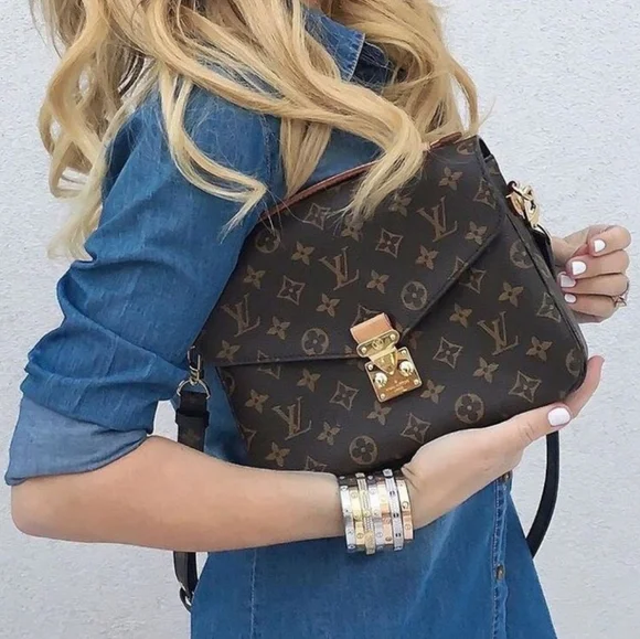 Authenticated LV LOUIS VUITTON Monogram Pochette Metis in GREAT CONDITION - Picture 5 of 16